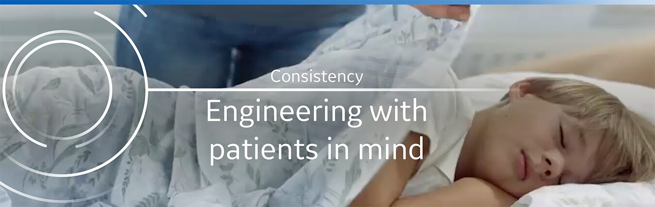 Schlafender Junge in einem Behandlungszimmer